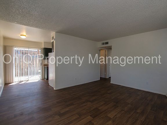 3rd image of 2201 W Belmont Ave APT 2