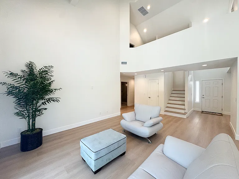 2737 Forest Park Ln — Photo 7
