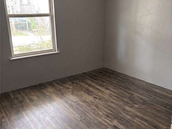 4th image of 1129 Arch St