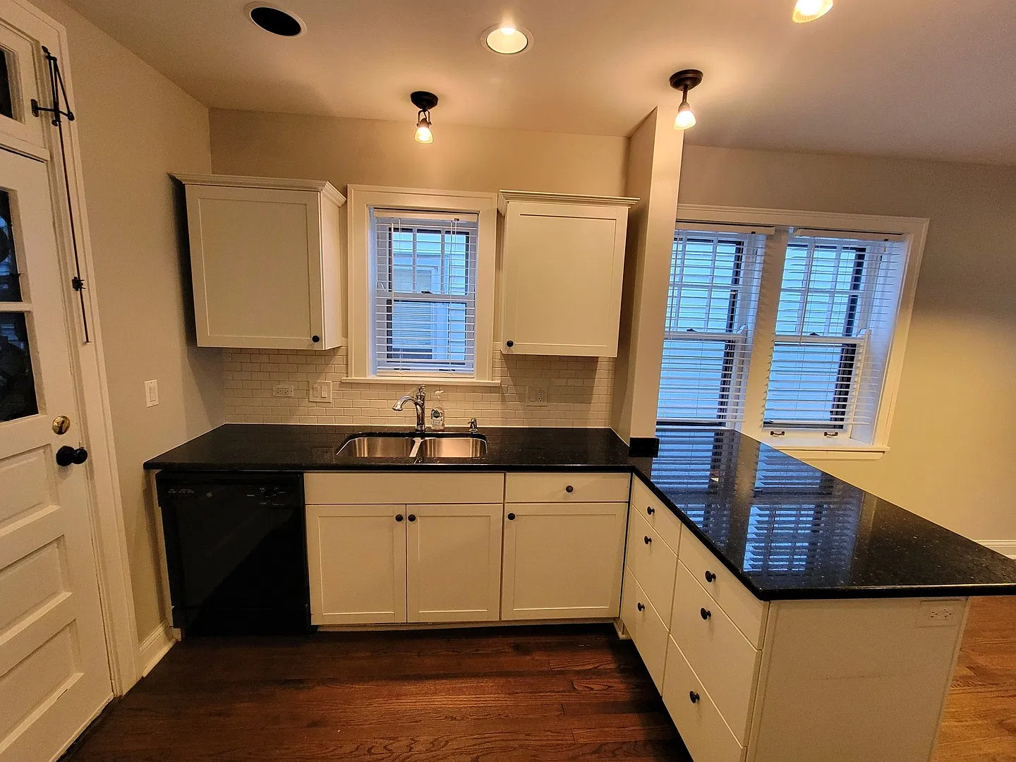 4 bed, 1200 sqft, $3,150 — Photo 4