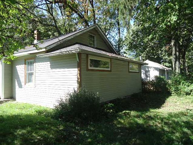 2nd image of 5802 Woodside Dr
