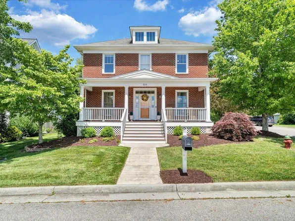 925 Village Way N, Blacksburg, VA 24060