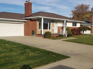 21013 Winkel St, Saint Clair Shores, MI