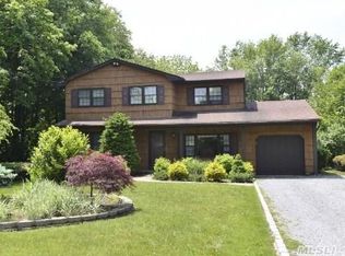 148 Gnarled Hollow Rd, East Setauket, NY 11733
