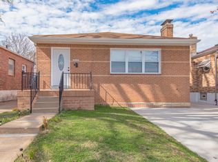 6439 East Ct, Saint Louis, MO 63116