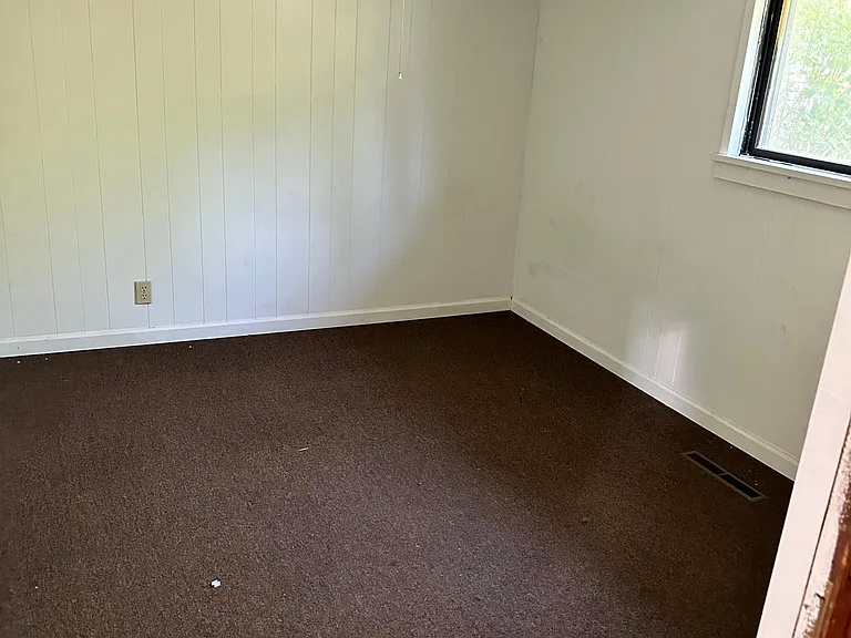 600 N Sprague St — Photo 8