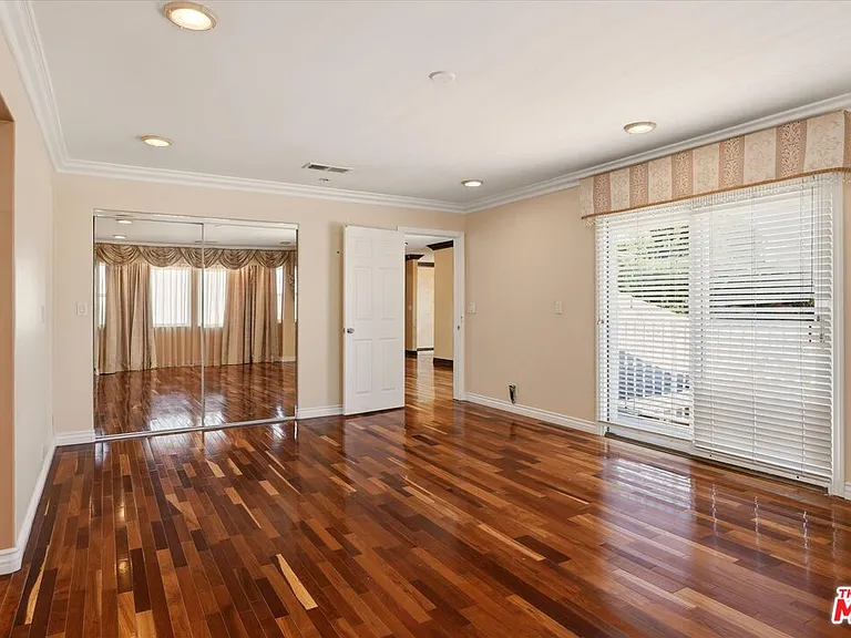 4131 Mantova Dr — Photo 44