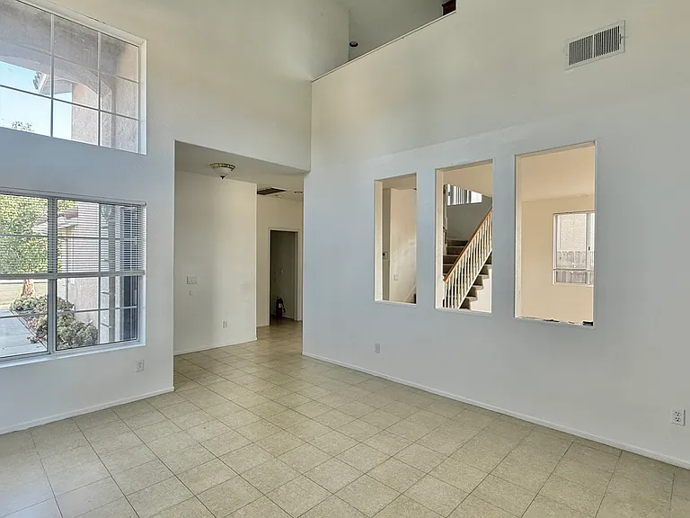 9250 Longridge Way — Photo 4
