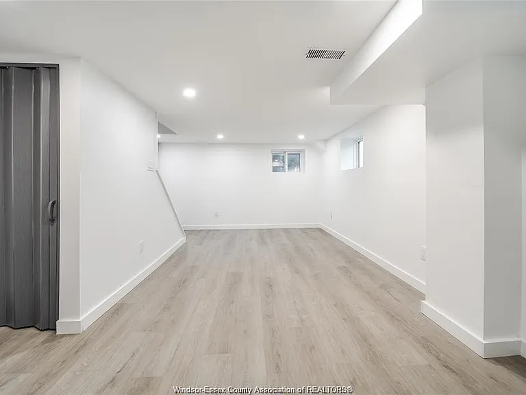 1691 Dougall Ave — Photo 18