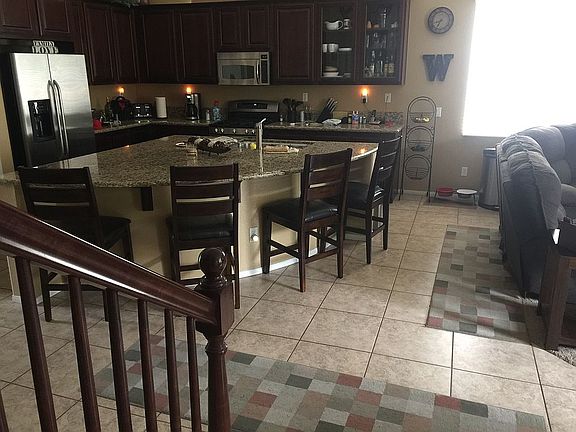 3rd image of 34174 Hillside Ct