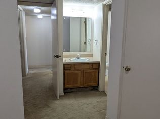 1708 E 24th Ave APT 5, Hutchinson, KS 67502