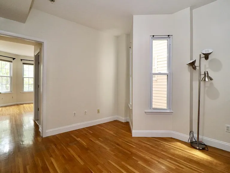 34 Court House Pl #2L — Photo 7