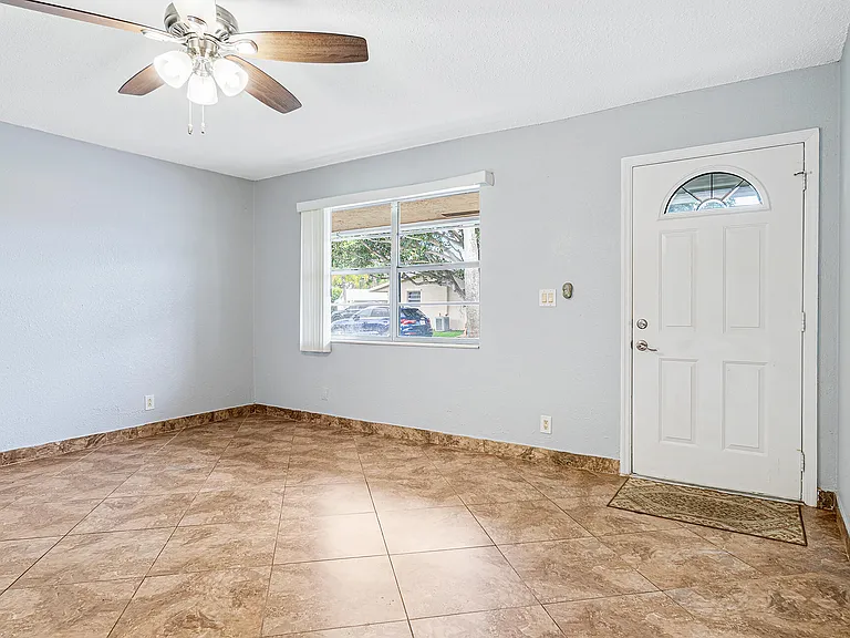 2722 Peer Ln #187 — Photo 6