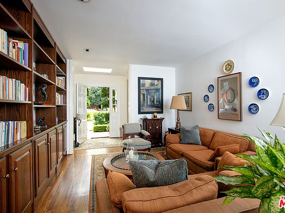4th image of 241 S Anita Ave