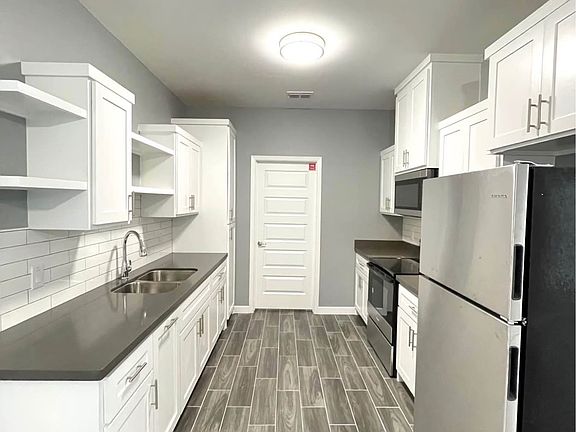 4th image of 104 Lauryn Dr #3