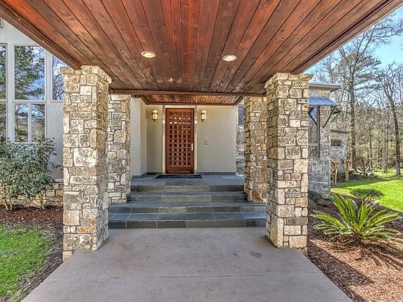 3rd image of 214 Chaparral Ln