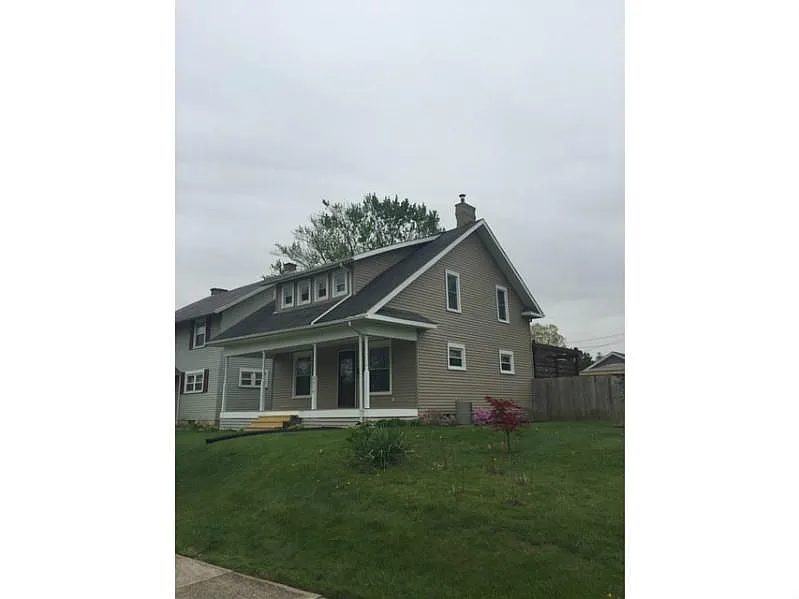 2219 Elmwood Ave photo 1