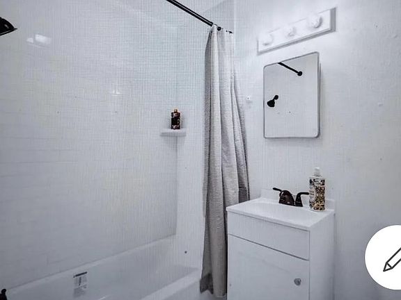 5th image of 609 E University Ave