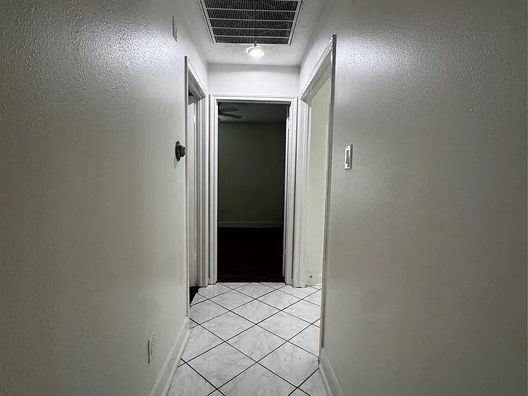 2203 Bisontine St — Photo 8