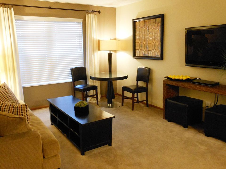 2nd image of 2858 Sawmill Ridge Dr