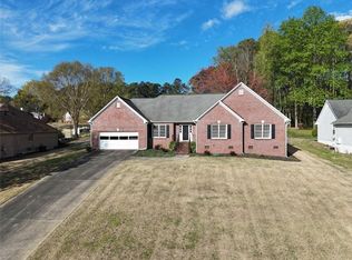 3201 Lakecrest Dr, Dacula, GA 30019