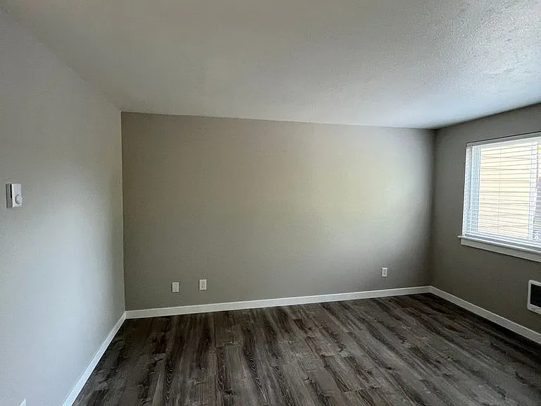 4116 Market St NE — Photo 4