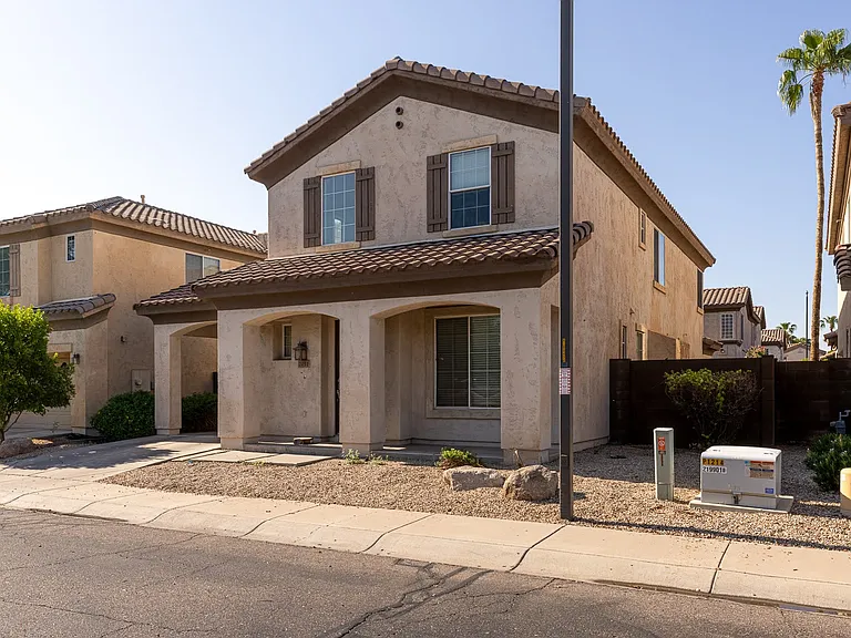2051 E Carla Vista Dr — Photo 20