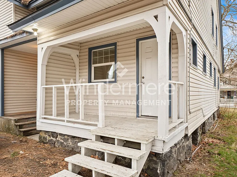 1425 W 8th Ave — Photo 12