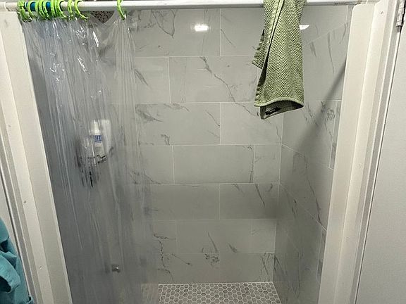 4th image of 190 Highland St #2