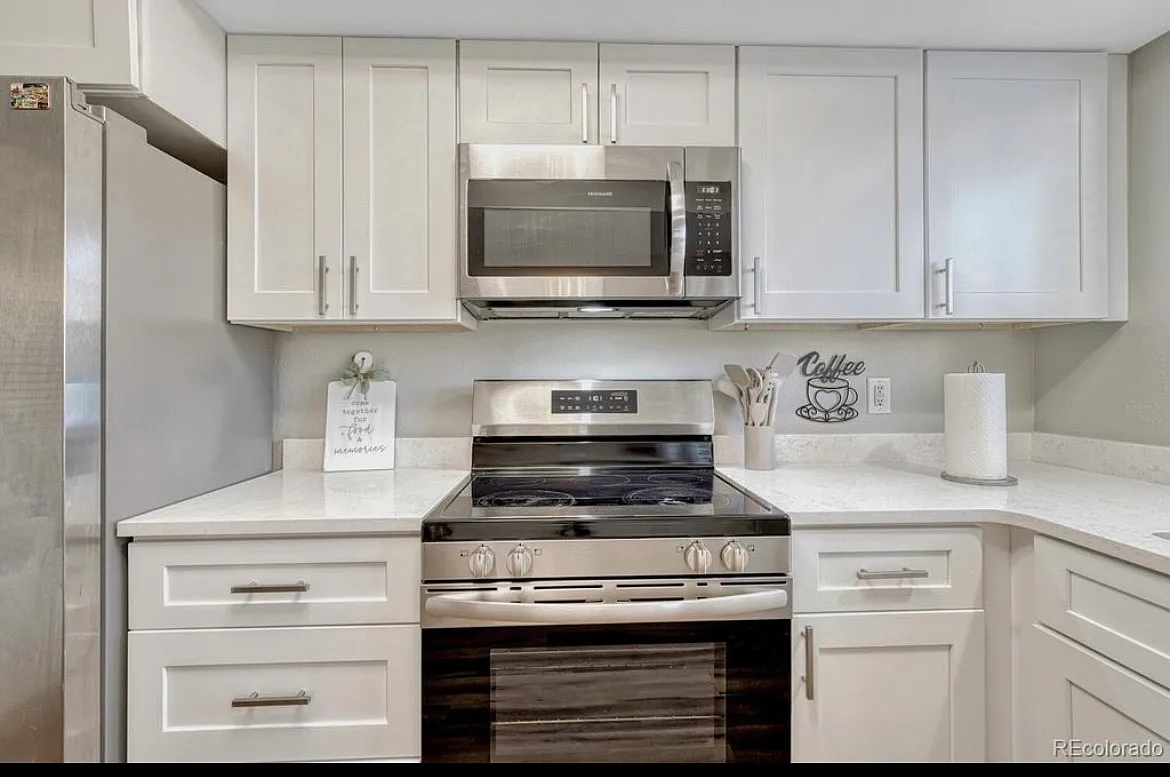 3 bed, 2.5 bath, 1584 sqft, $1,700 — Photo 4