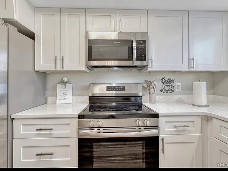 9004 E Mansfield Ave — Photo 4