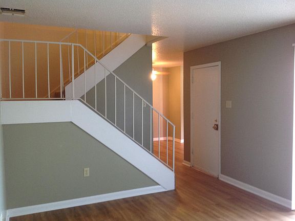 4th image of 1860 Fox Run Dr APT 2