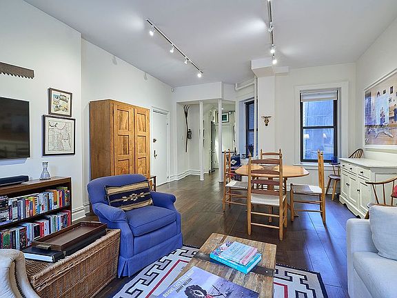 3rd image of 227 W 11th St APT 2