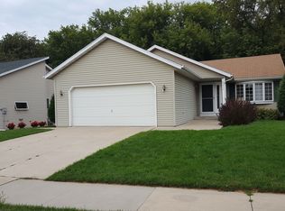 496 43rd Ave NW, Rochester, MN 55901