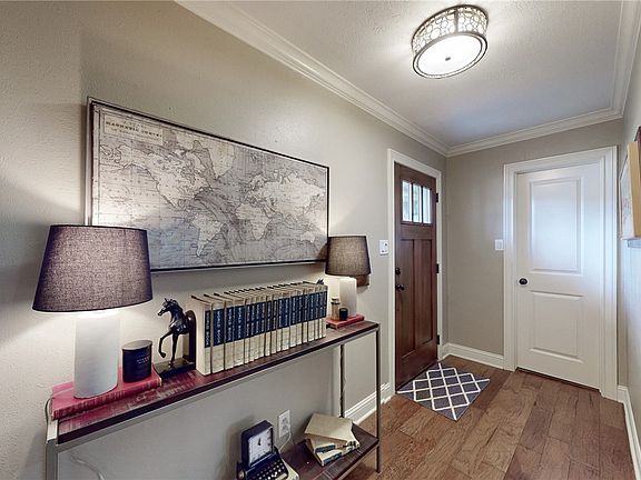 4th image of 1003 Rose Cir