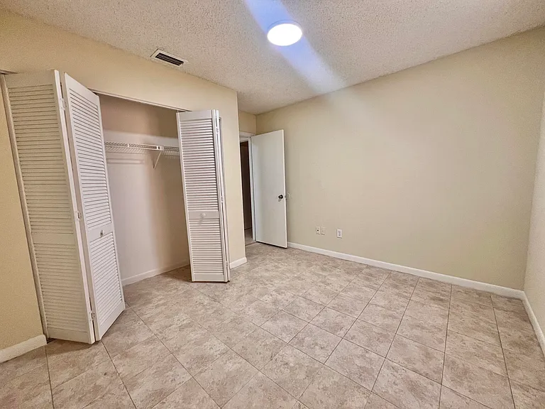 6061 10th Avenue Ave N #242 — Photo 16