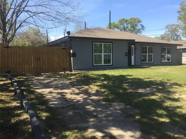 1425 Confederate Rd, Houston, TX 77055