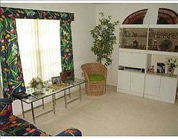 4th image of 1015 Dawson Dr