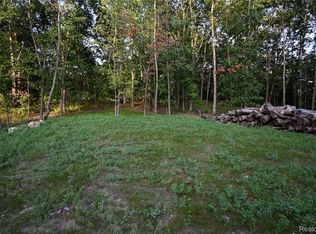 4273 Link Dr, Brighton, MI 48114