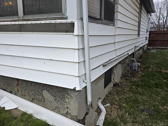3rd image of 1303 Albert St