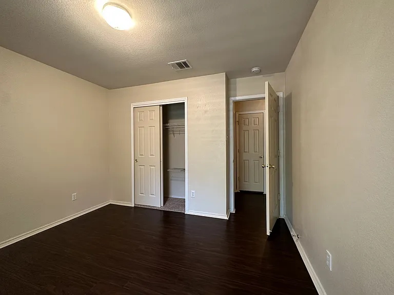512 Crater Lake Dr — Photo 7