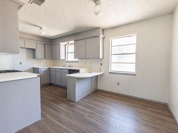 5th image of 845 9th St