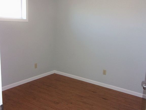4th image of 403 N 12th St