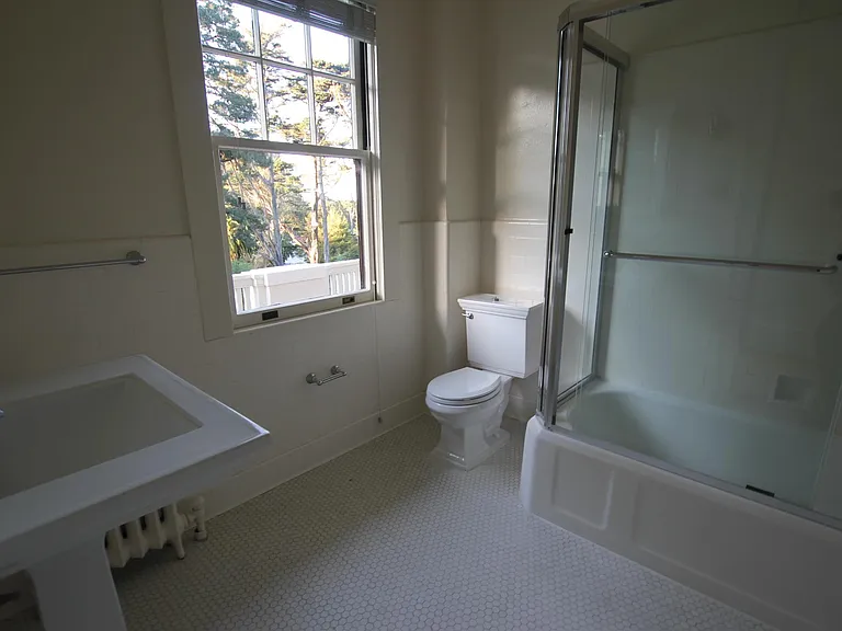 1326 Kobbe Ave #B — Photo 2