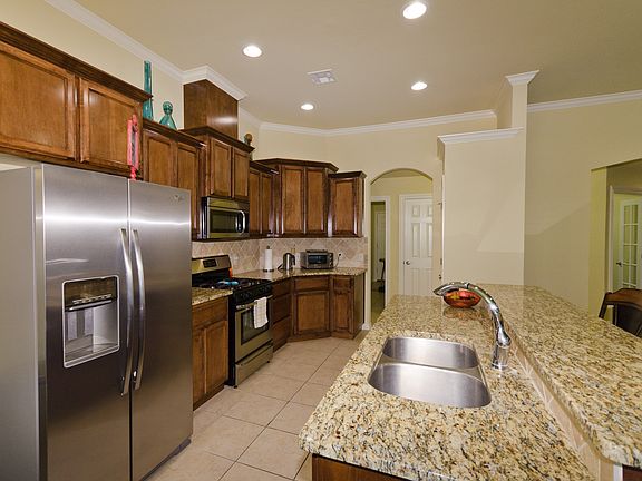 4th image of 2917 Marigold Ln