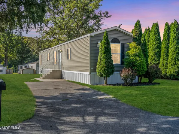 125 Oak Drive, Manchester, NJ 08759