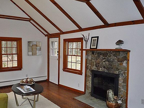 Livingroom with fireplace