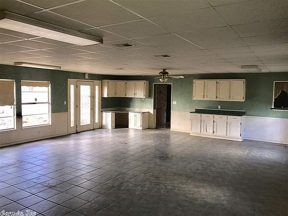 4th image of 2701 Lonnie Ln