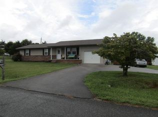 308 Morie Rd, Dandridge, TN 37725