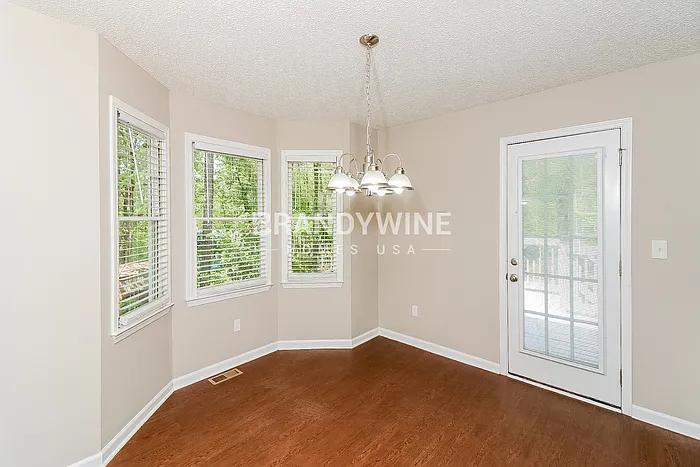 147 Wesley Mill Dr — Photo 8